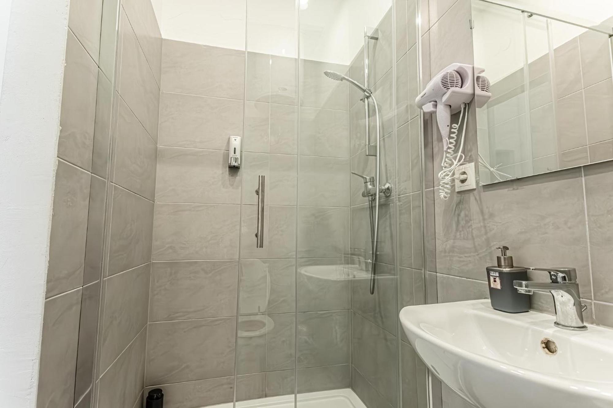 Lovely 1Br Apt. Near Akh Hospital فيينا المظهر الخارجي الصورة